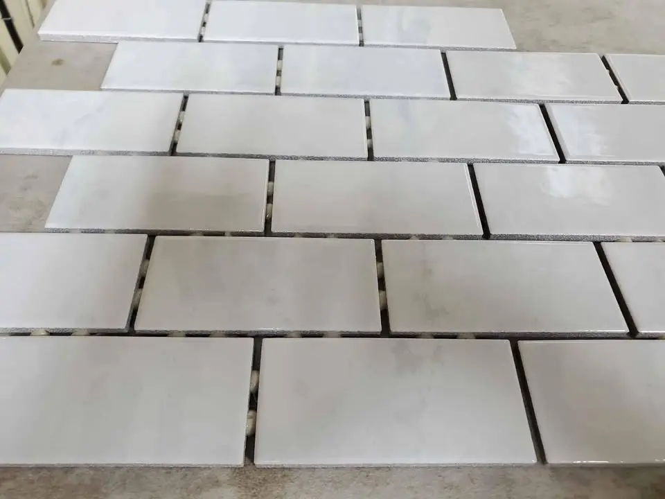 2 x 4 Carrara White Subway Mosaic, photo 3